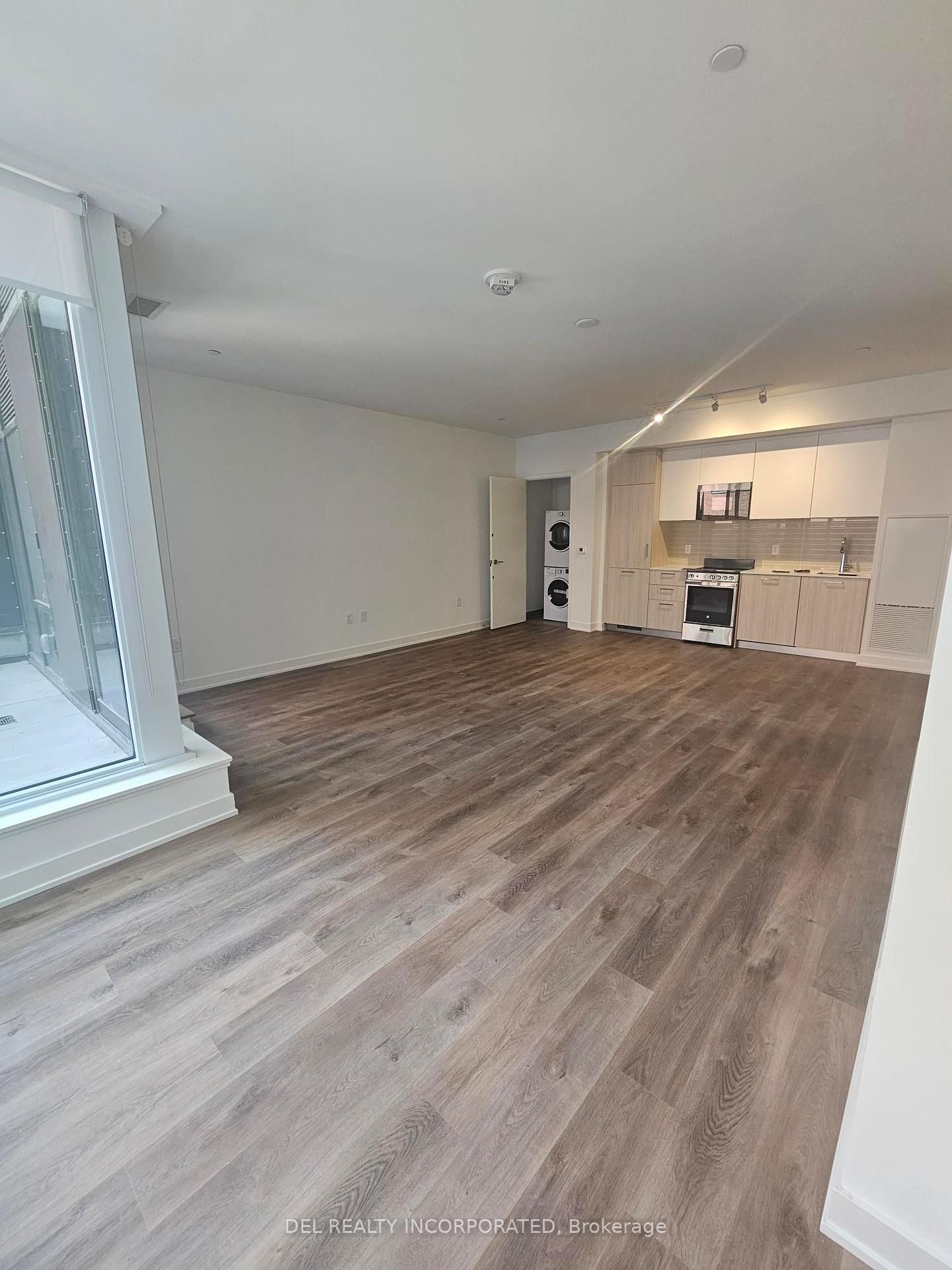 65 Mutual St, unit 203 for rent - image #1