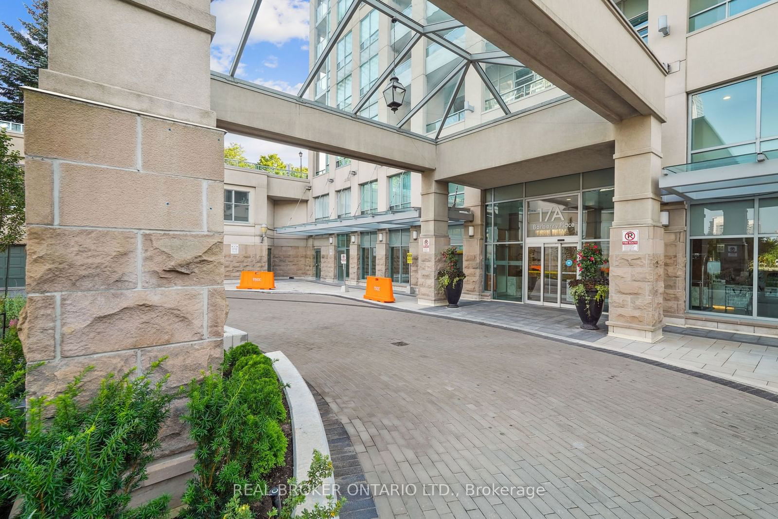 17 Barberry Pl, unit 905 for sale - image #3