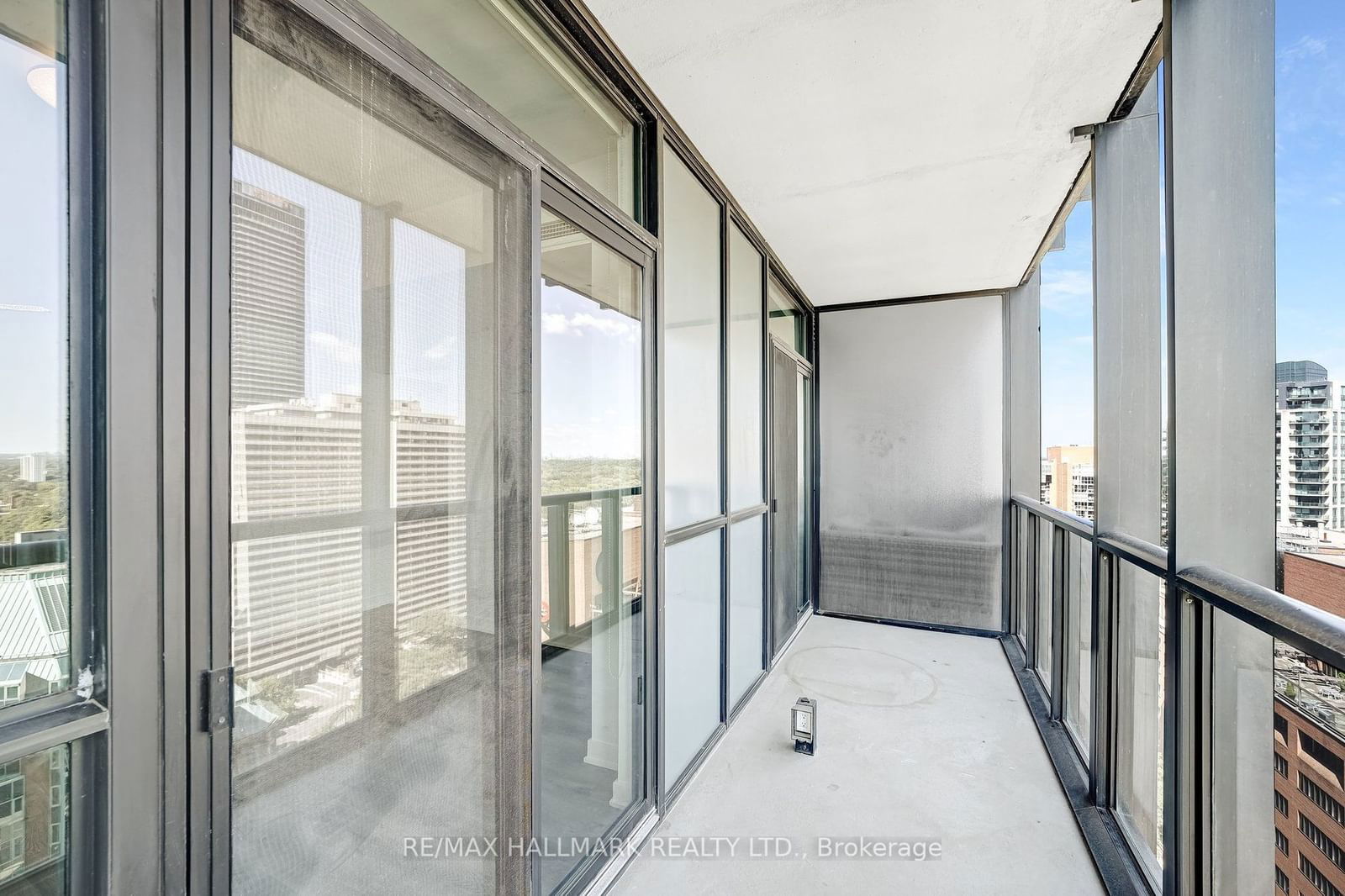 110 Charles St E, unit 2310 for sale - image #13