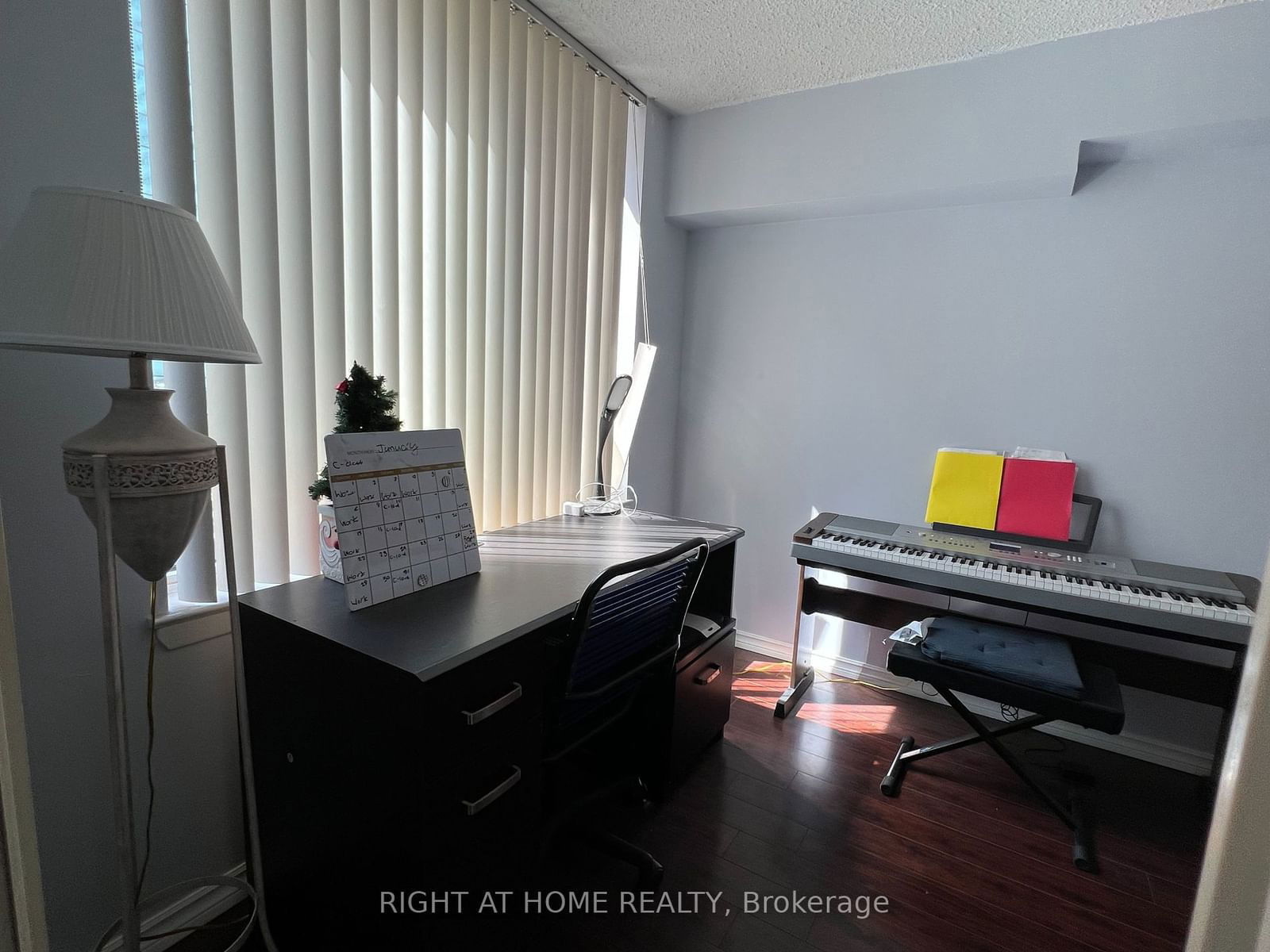 633 Bay St, unit 812 for rent - image #13