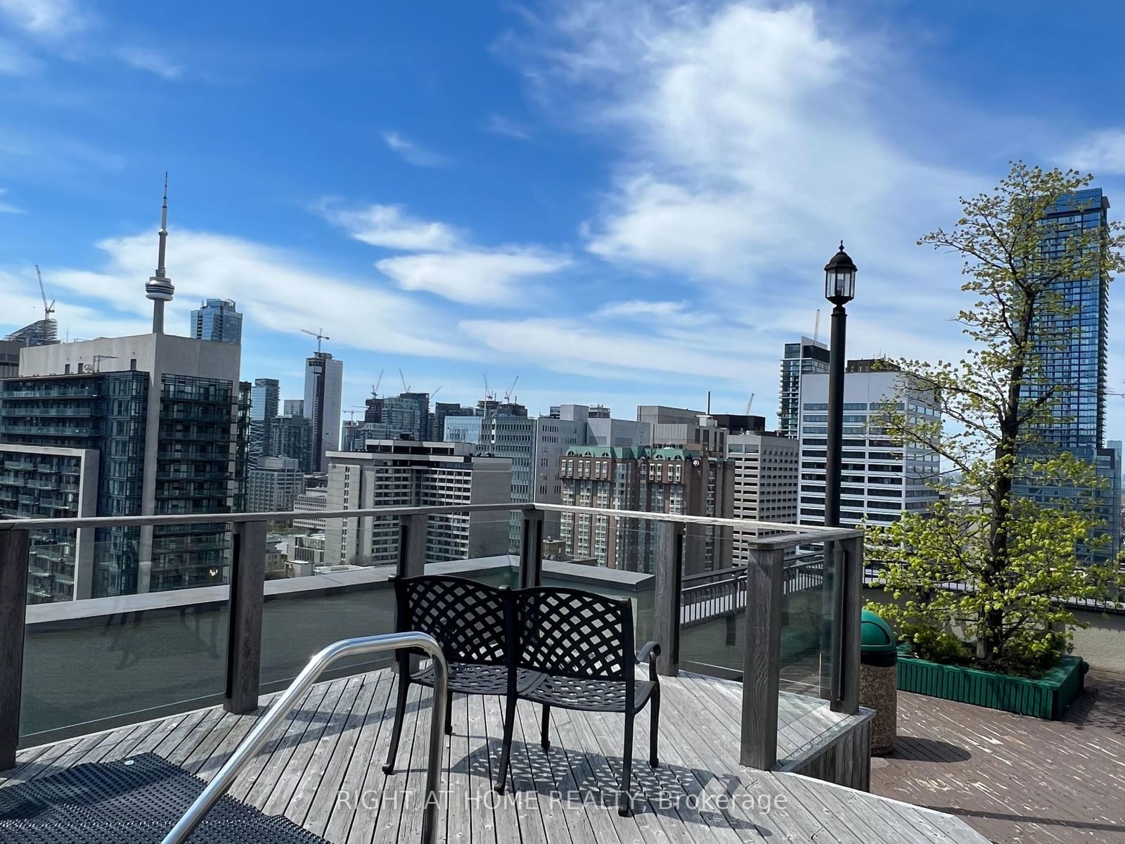 633 Bay St, unit 812 for rent - image #27