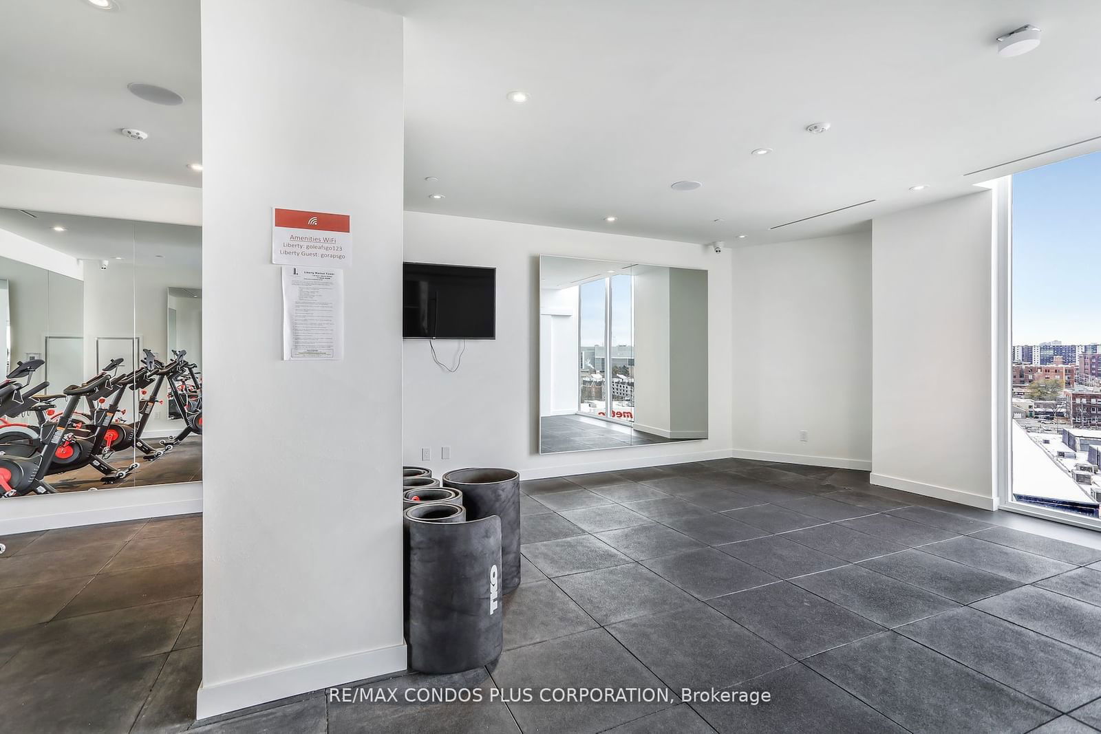 135 East Liberty St S, unit 1402 for sale - image #33