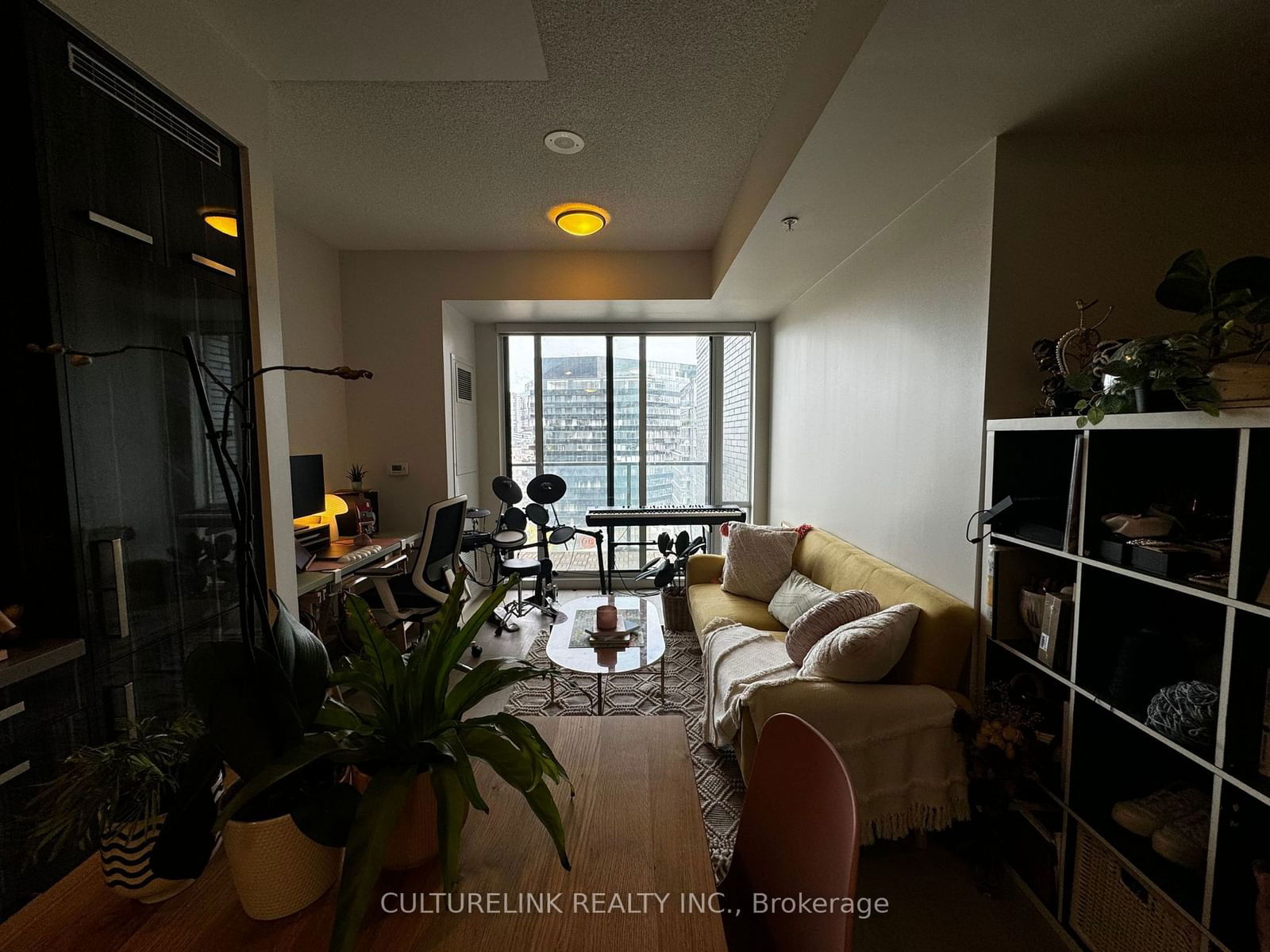 120 Bayview Ave, unit S915 for rent