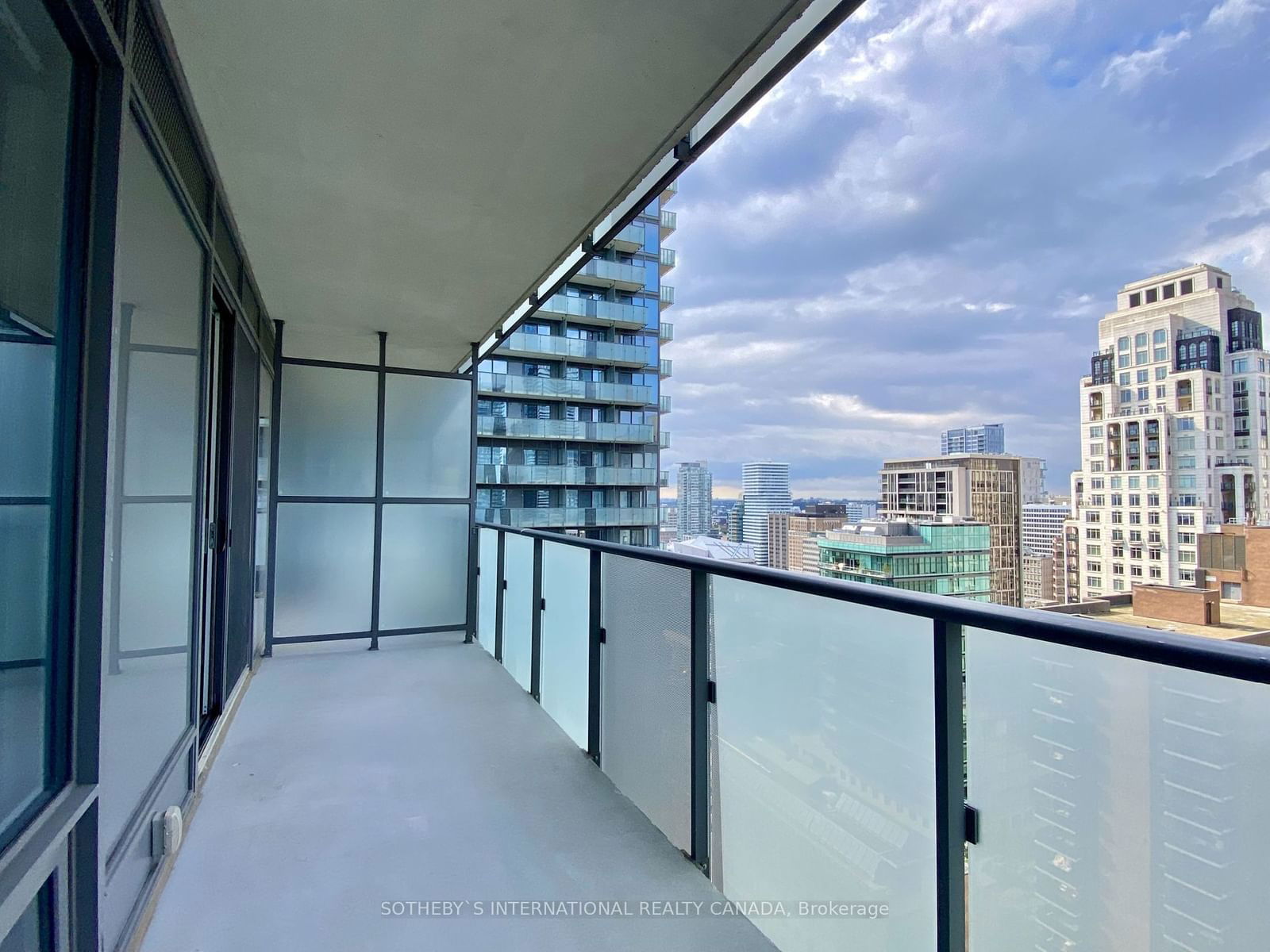 1080 Bay St, unit 2309 for rent