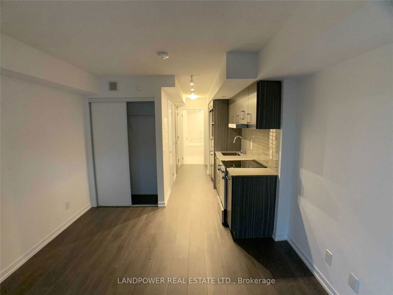 219 Dundas St E, unit 710 for rent - image #2