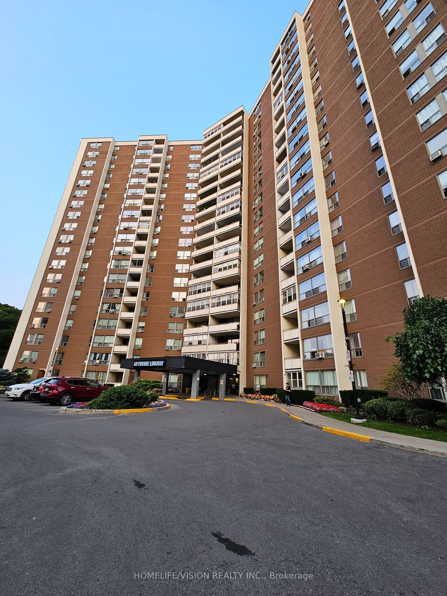 60 Pavane Linkway, unit R1-1 for sale - image #1