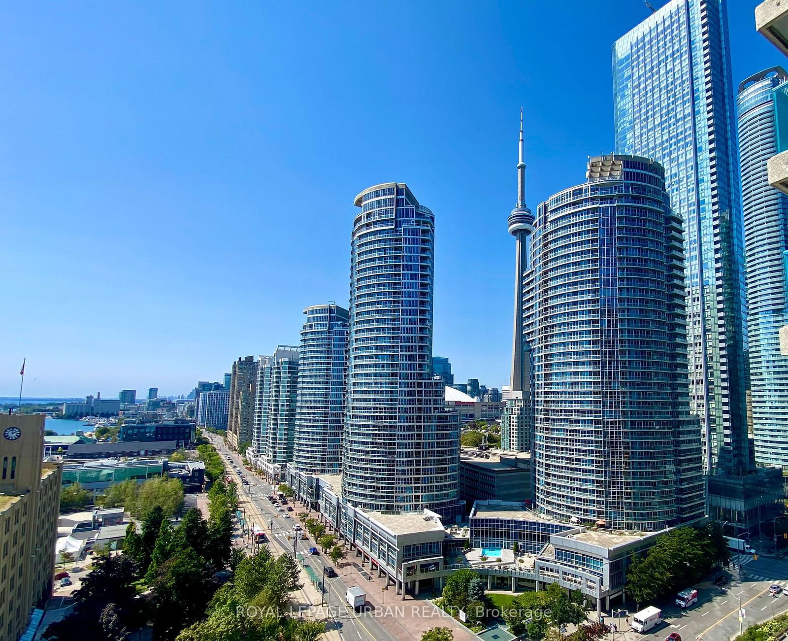 77 Harbour Sq, unit 1811 for sale