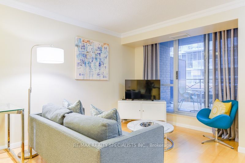 140 Simcoe St, unit 818 for rent - image #4