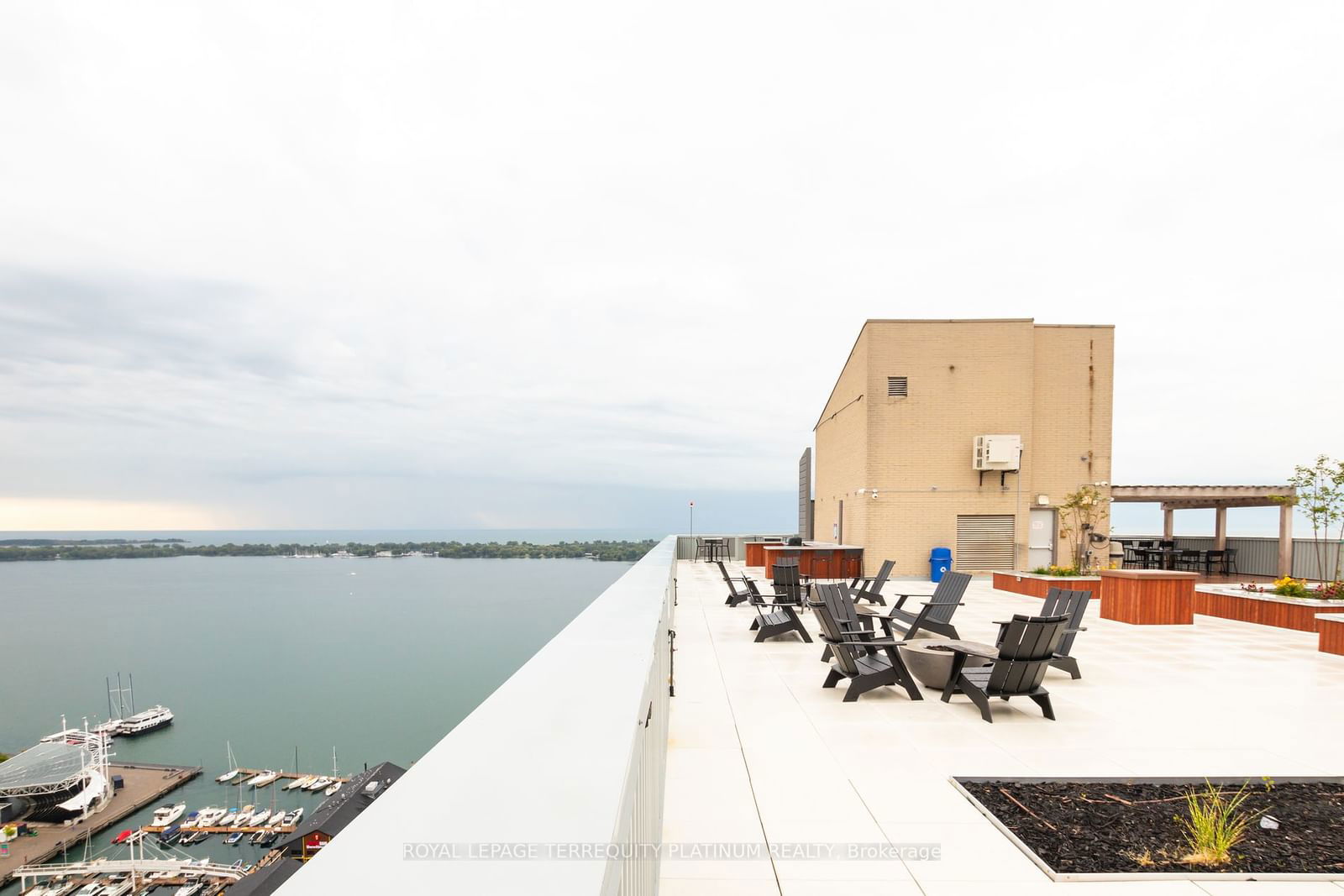 270 Queens Quay W, unit 1408 for sale