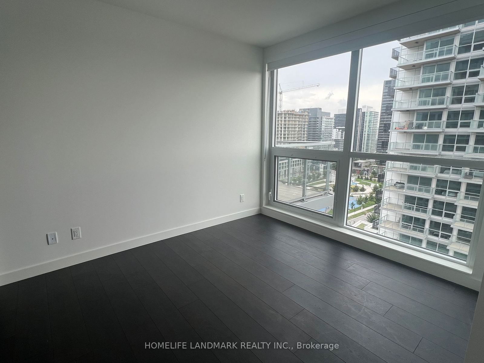 25 McMahon Dr, unit 1502 for rent - image #6