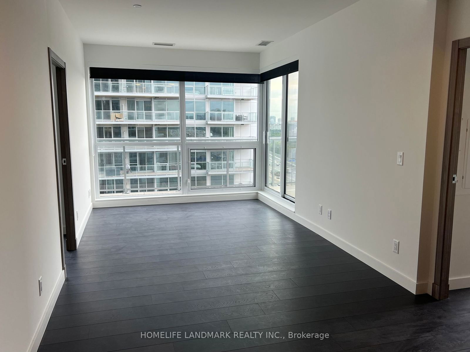 25 McMahon Dr, unit 1502 for rent - image #8