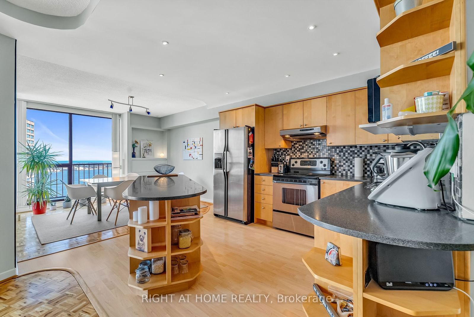 33 Harbour Sq, unit 3028 for rent - image #10