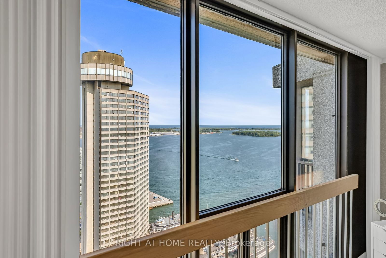 33 Harbour Sq, unit 3028 for rent - image #19