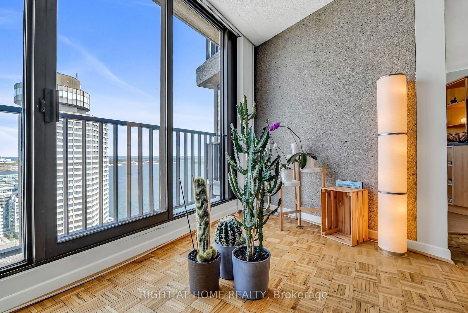 33 Harbour Sq, unit 3028 for rent - image #7