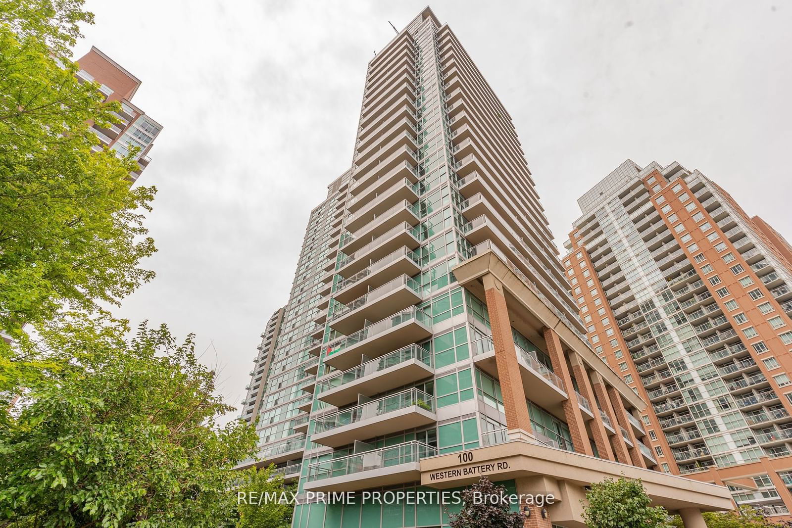 100 Western Battery Rd, unit 913 for rent