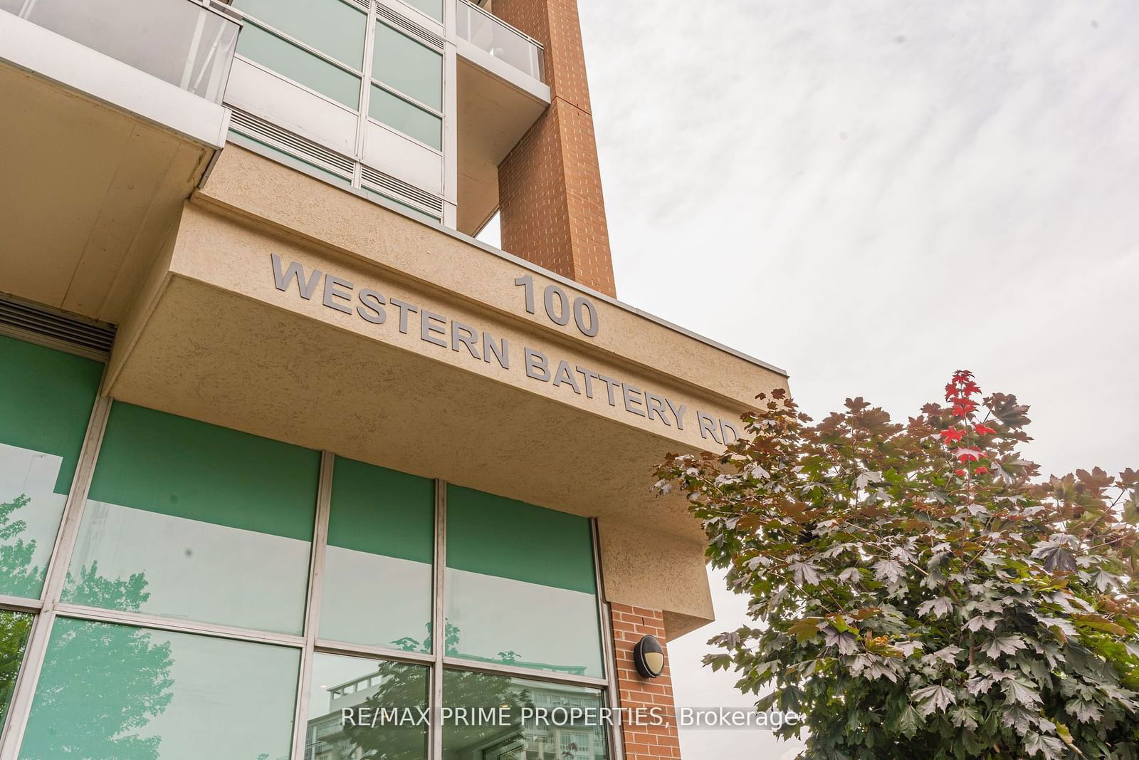 100 Western Battery Rd, unit 913 for rent - image #2