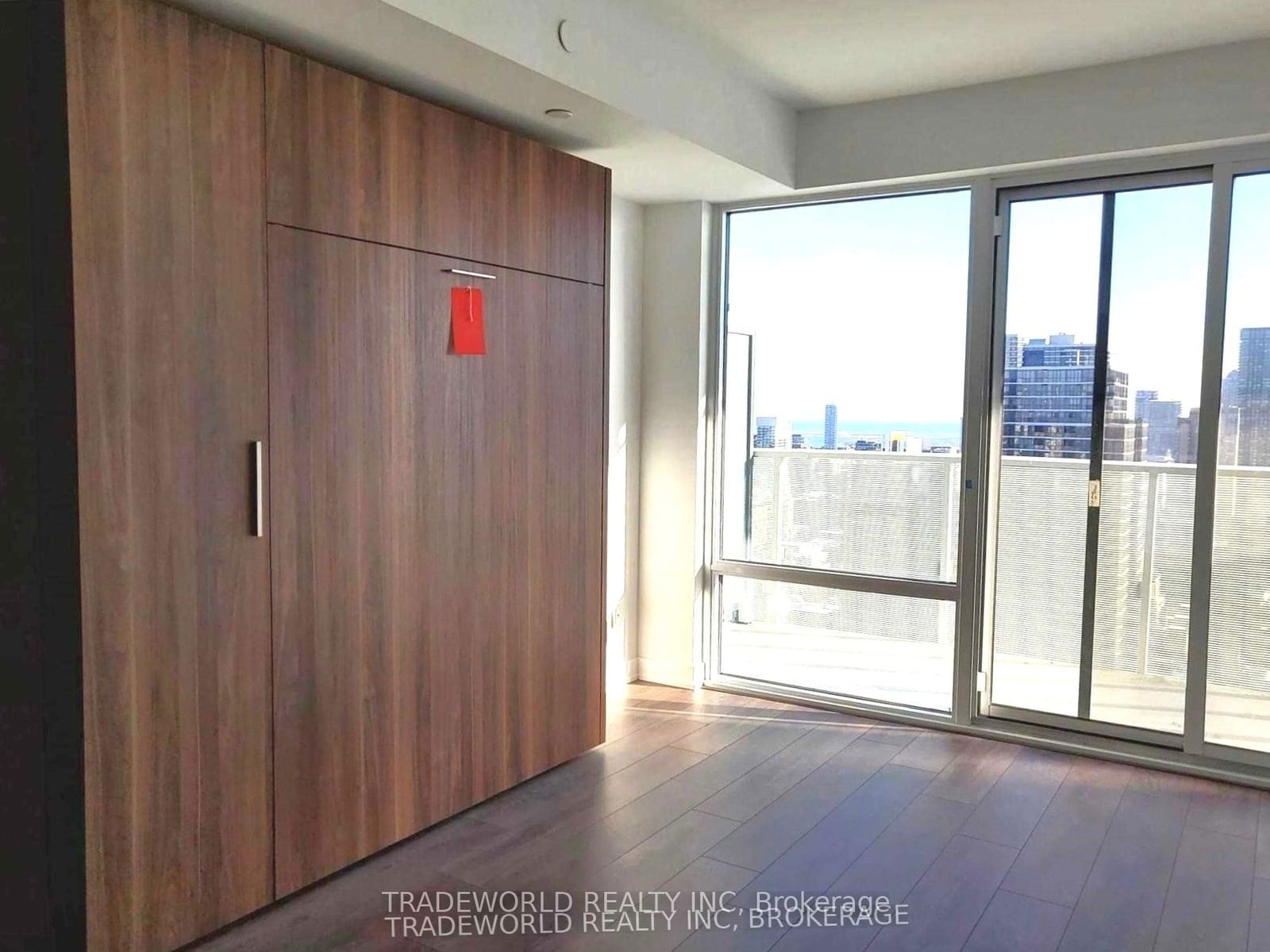 501 Yonge St, unit 3411 for sale