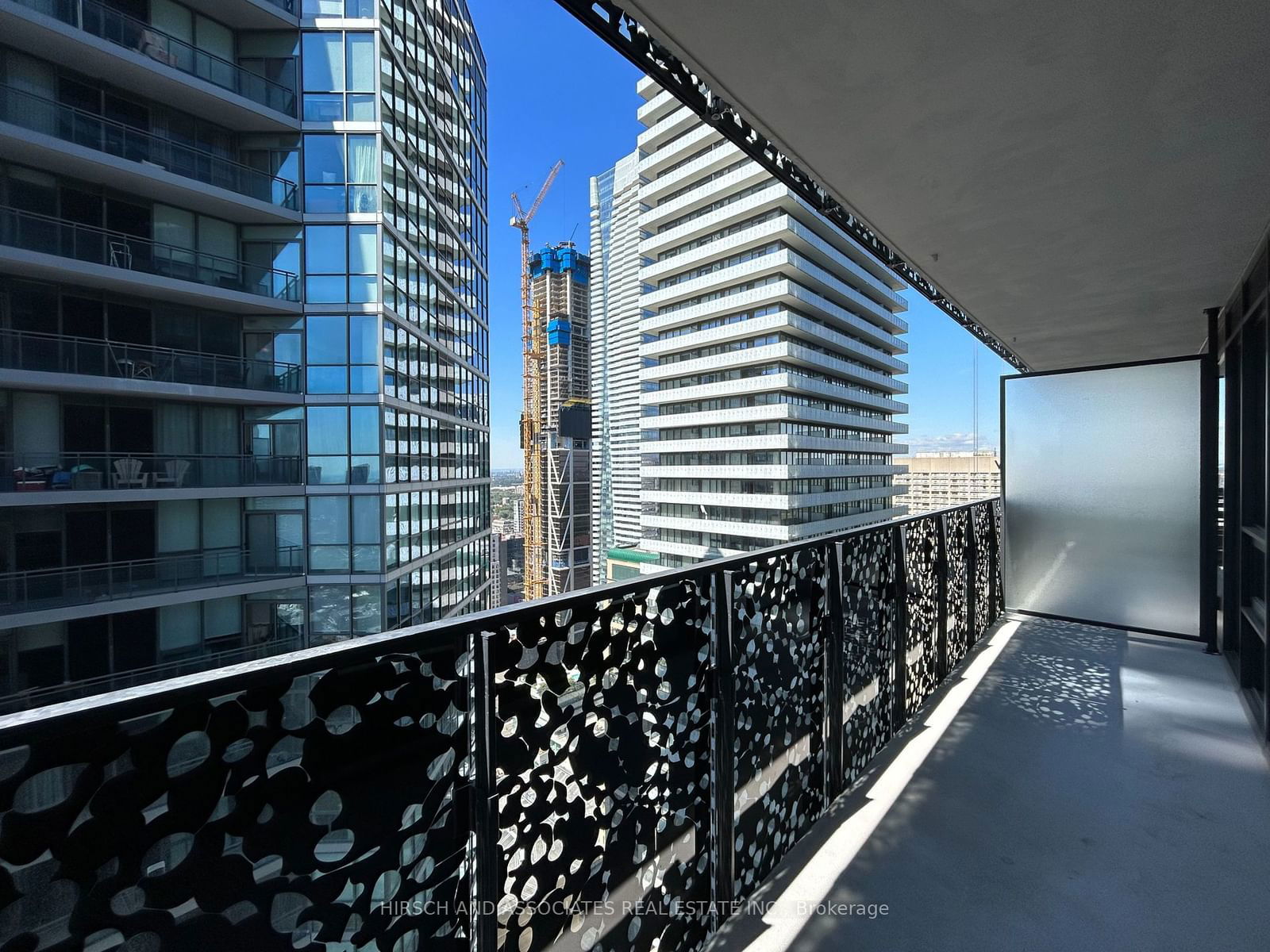 55 Charles St E, unit 4008 for rent - image #29