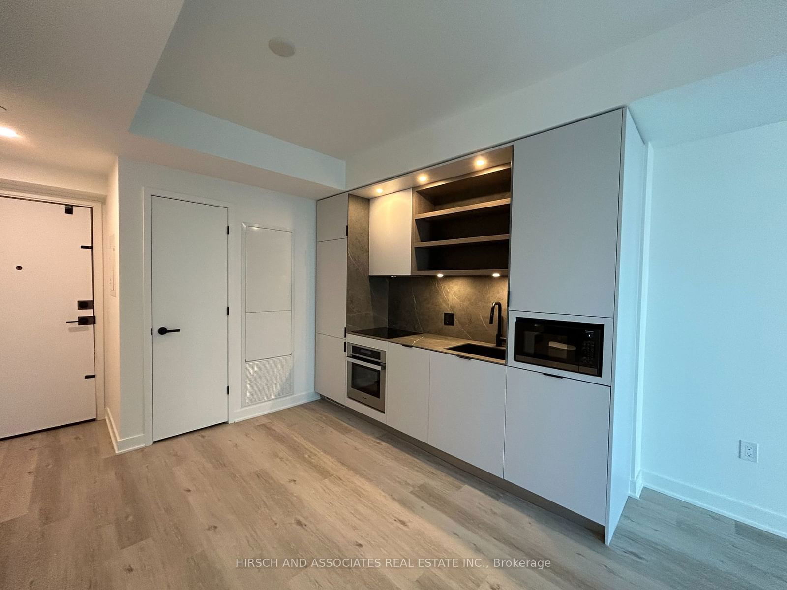 55 Charles St E, unit 4008 for rent - image #8