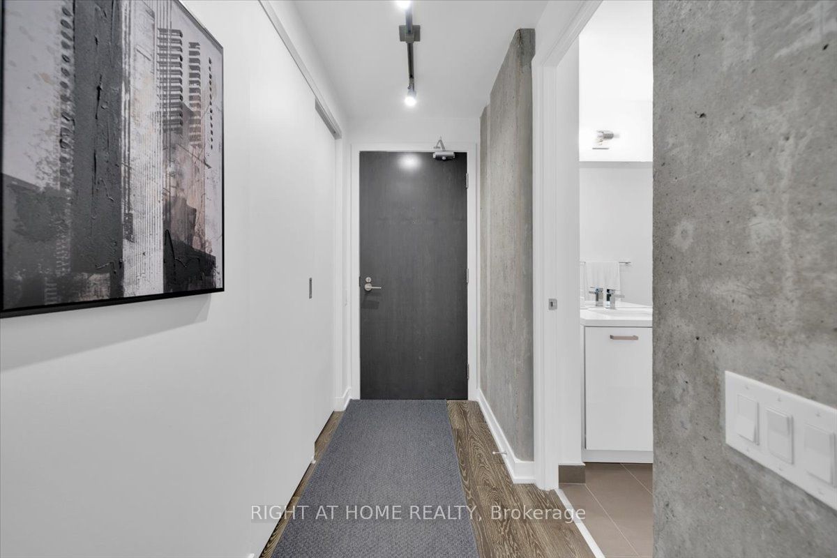 11 Charlotte St, unit 402 for sale - image #2