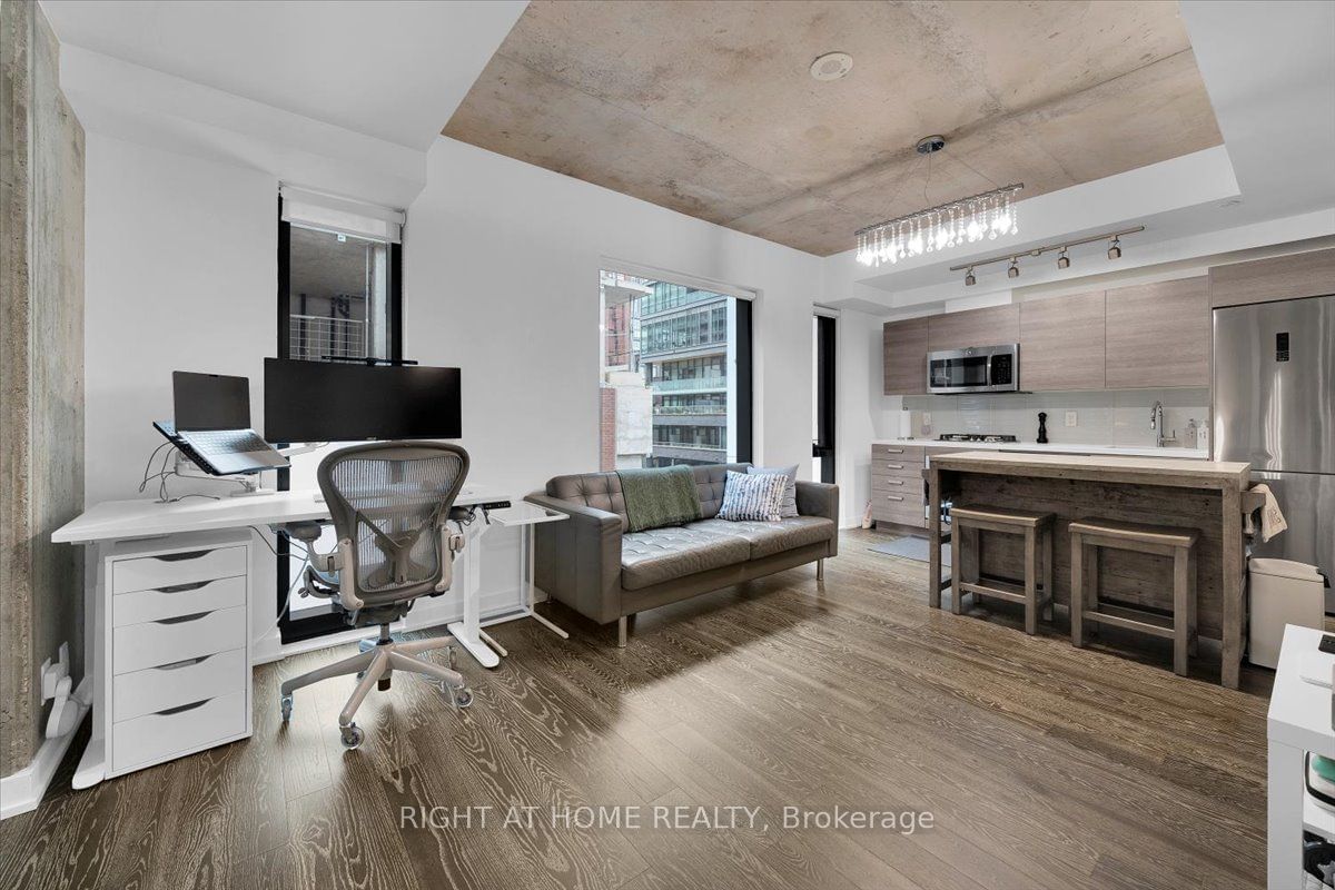 11 Charlotte St, unit 402 for sale