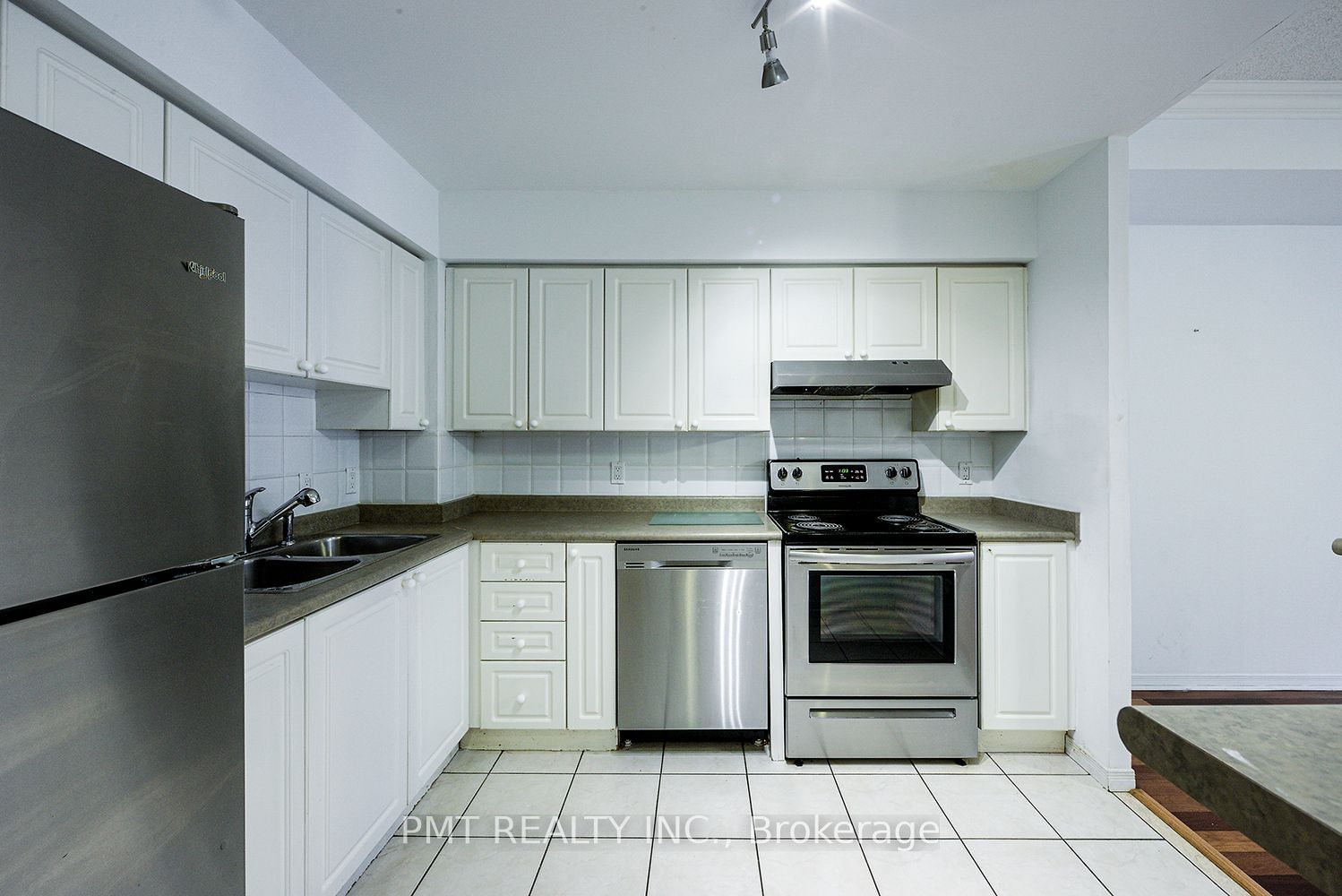 39 Jarvis St, unit 316 for rent