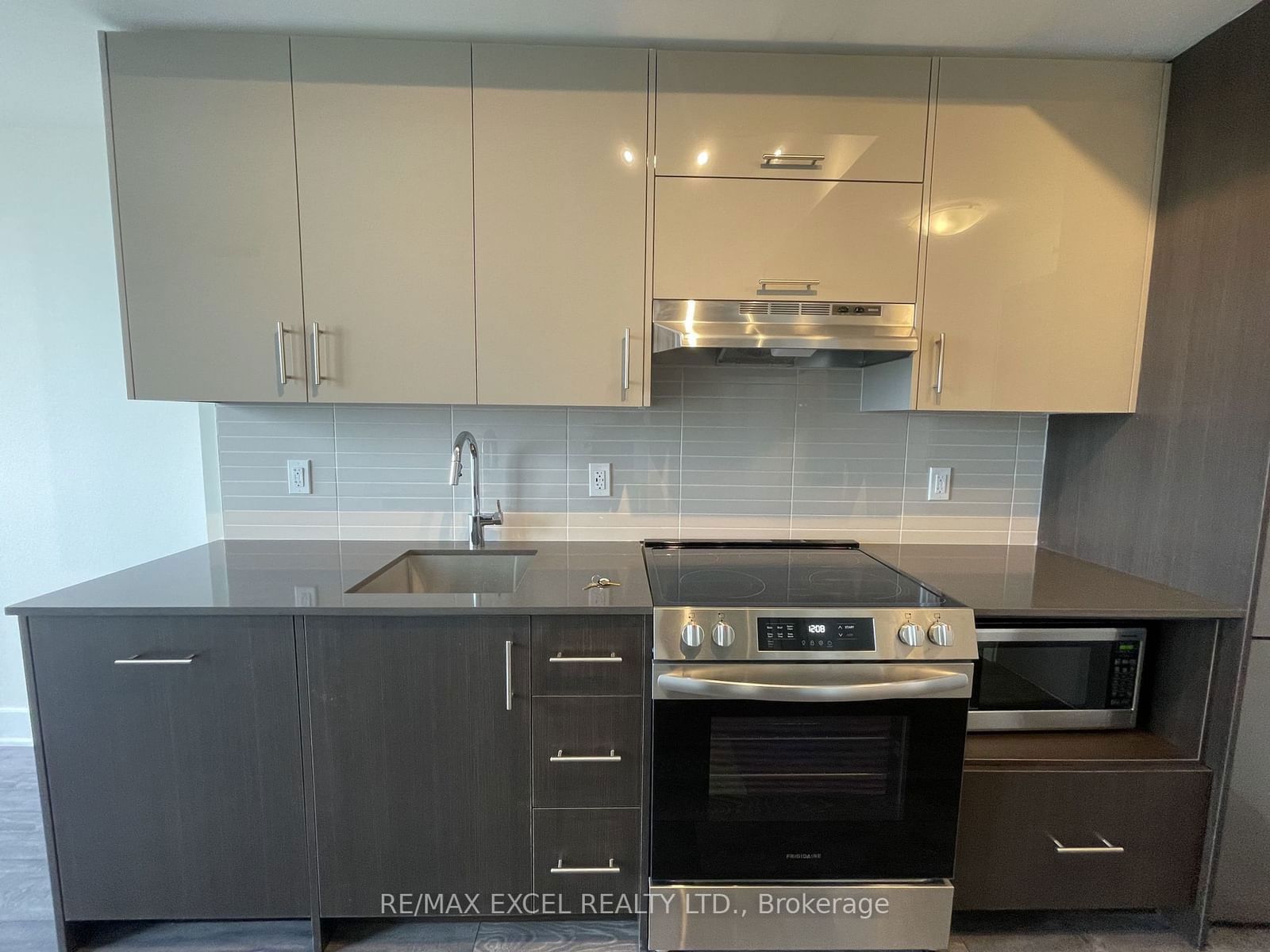 188 Fairview Mall Dr, unit 1808 for rent - image #2