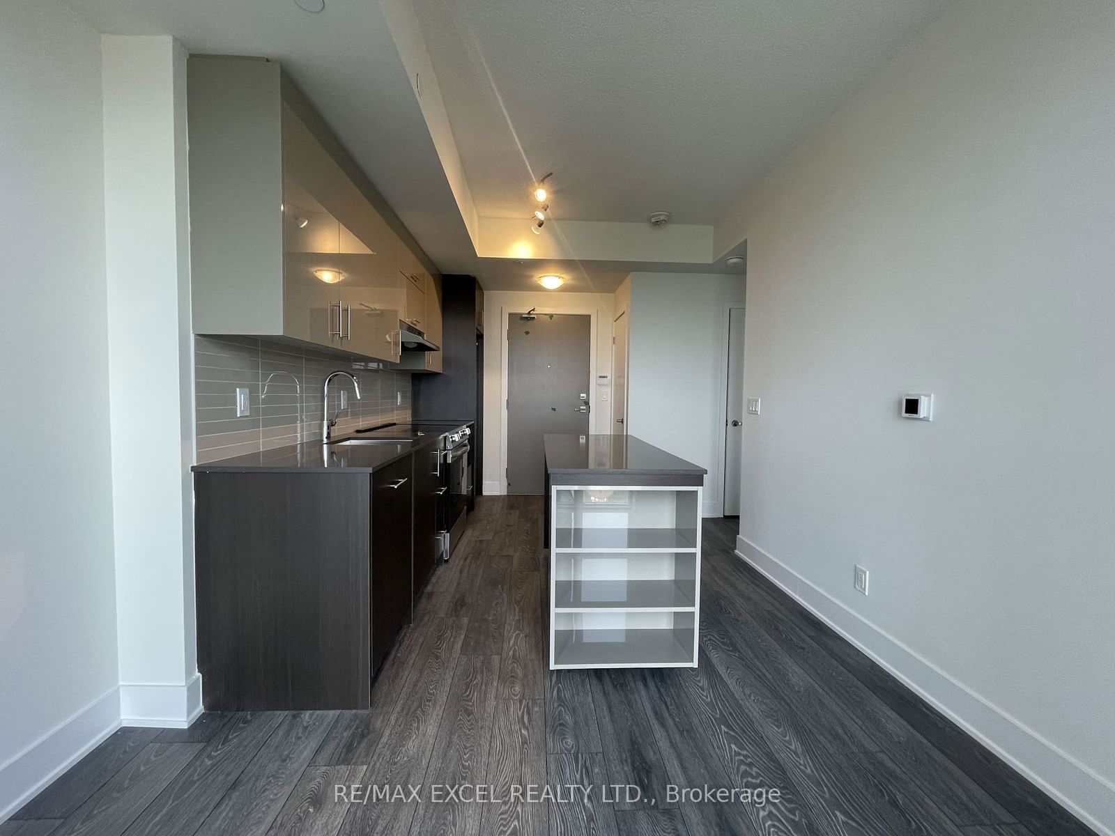 188 Fairview Mall Dr, unit 1808 for rent - image #3