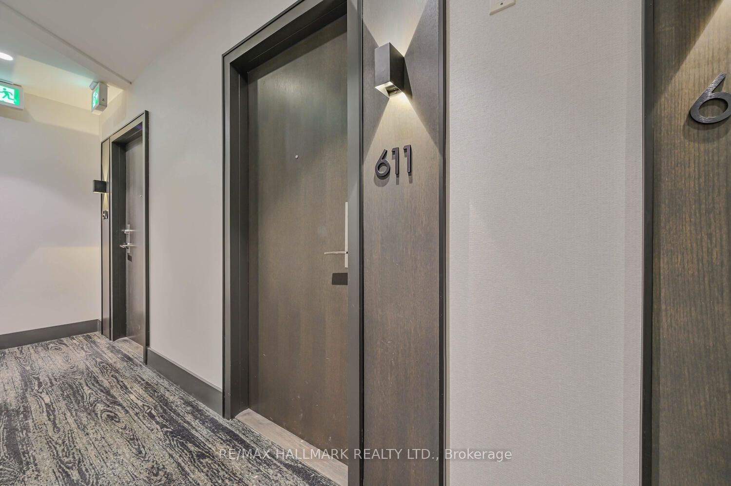 6 Parkwood Ave, unit 611 for sale - image #2