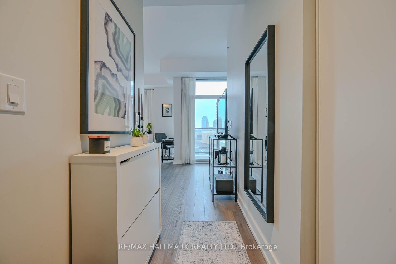 6 Parkwood Ave, unit 611 for sale - image #3