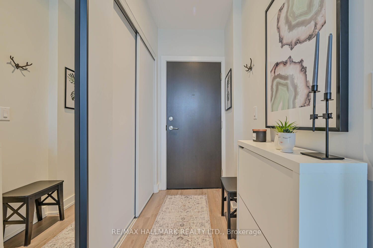 6 Parkwood Ave, unit 611 for sale - image #4