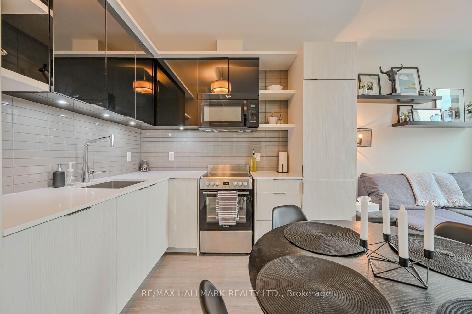 6 Parkwood Ave, unit 611 for sale - image #8