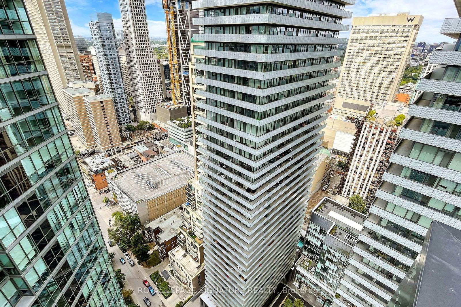 55 Charles St E, unit 3510 for rent