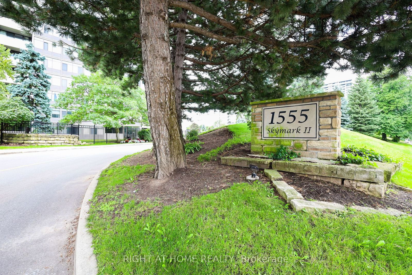 1555 Finch Ave E, unit 1205 for sale