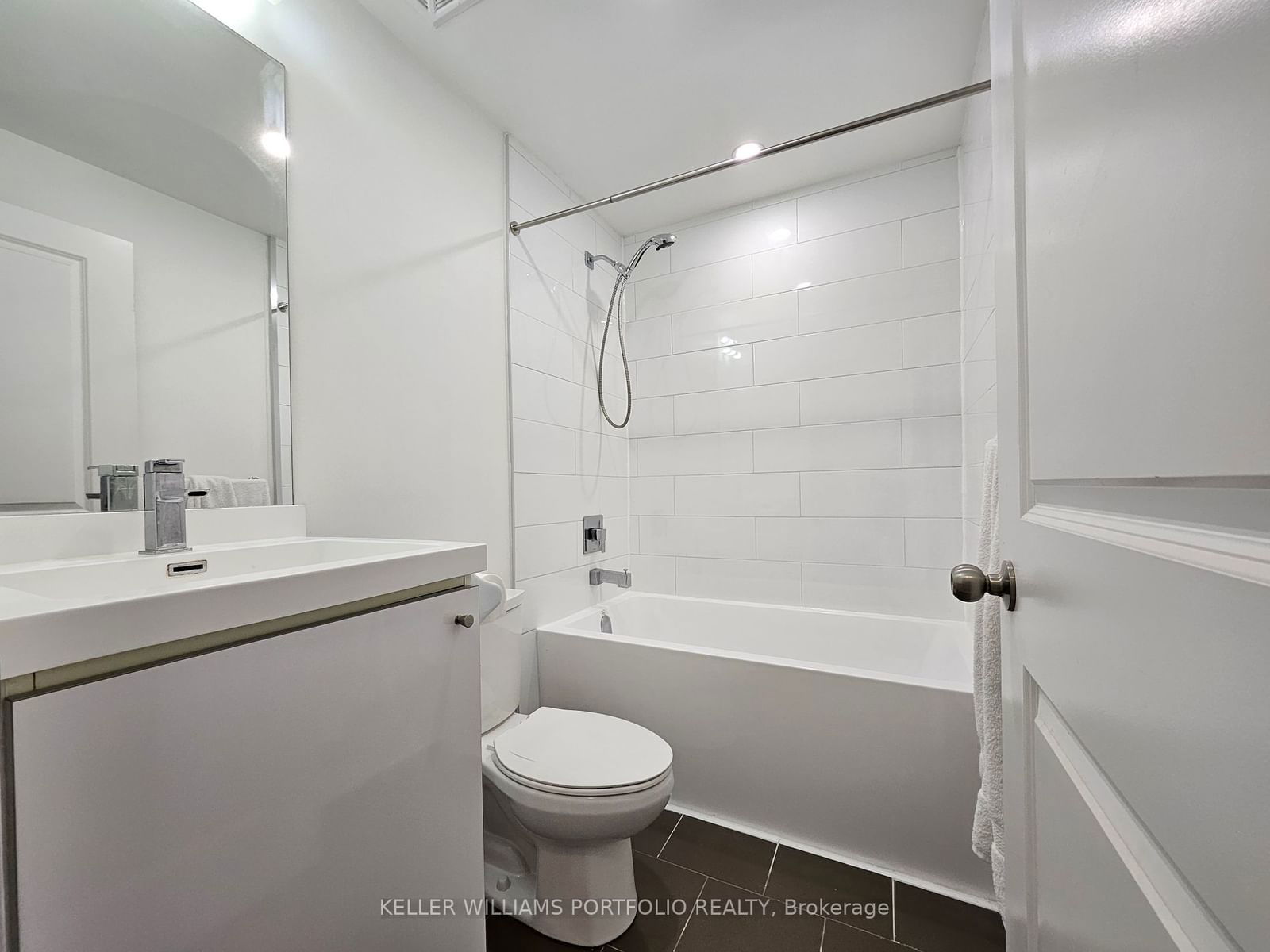 105 George St, unit 2012 for rent