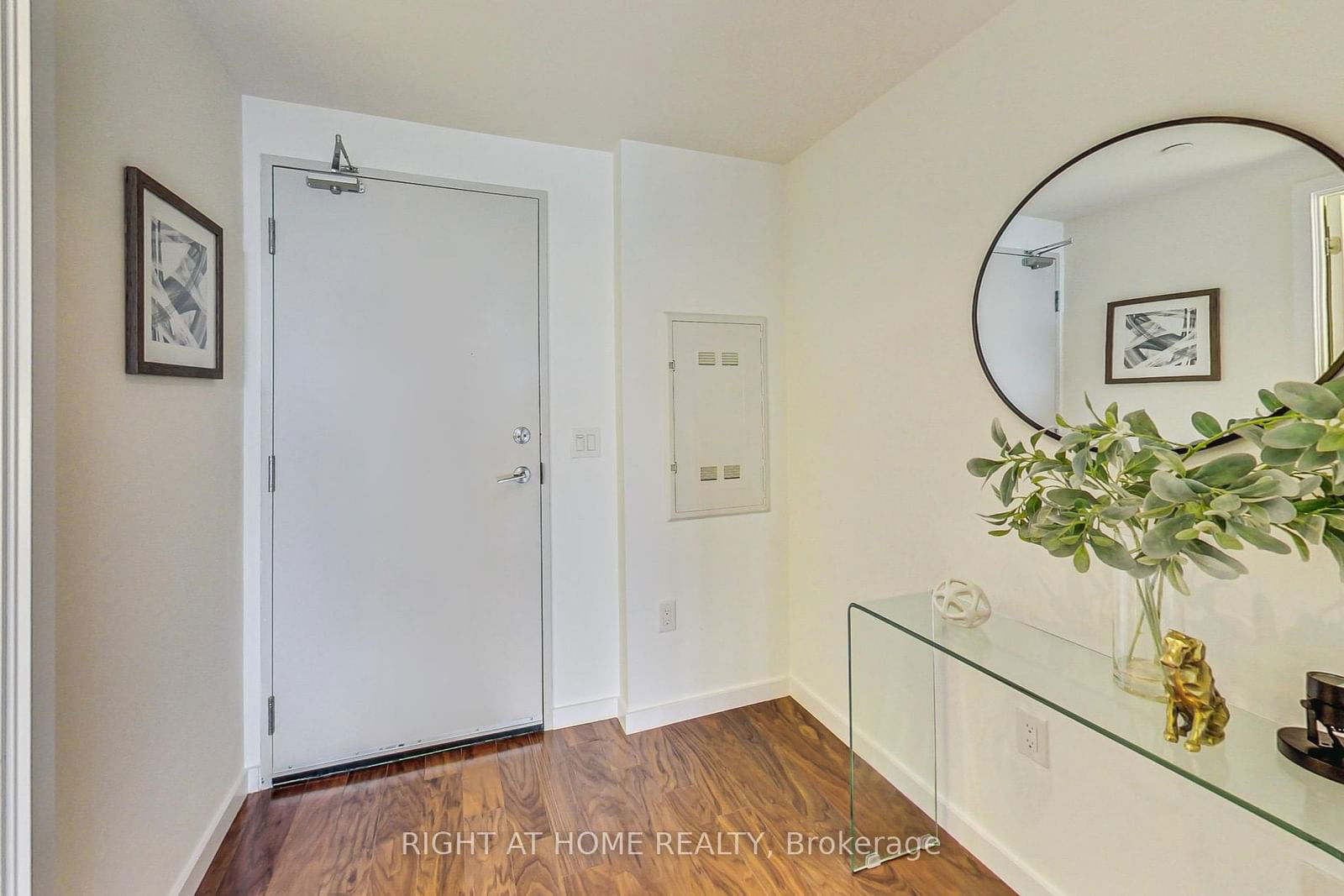 32 Trolley Cres, unit 1003 for rent - image #8