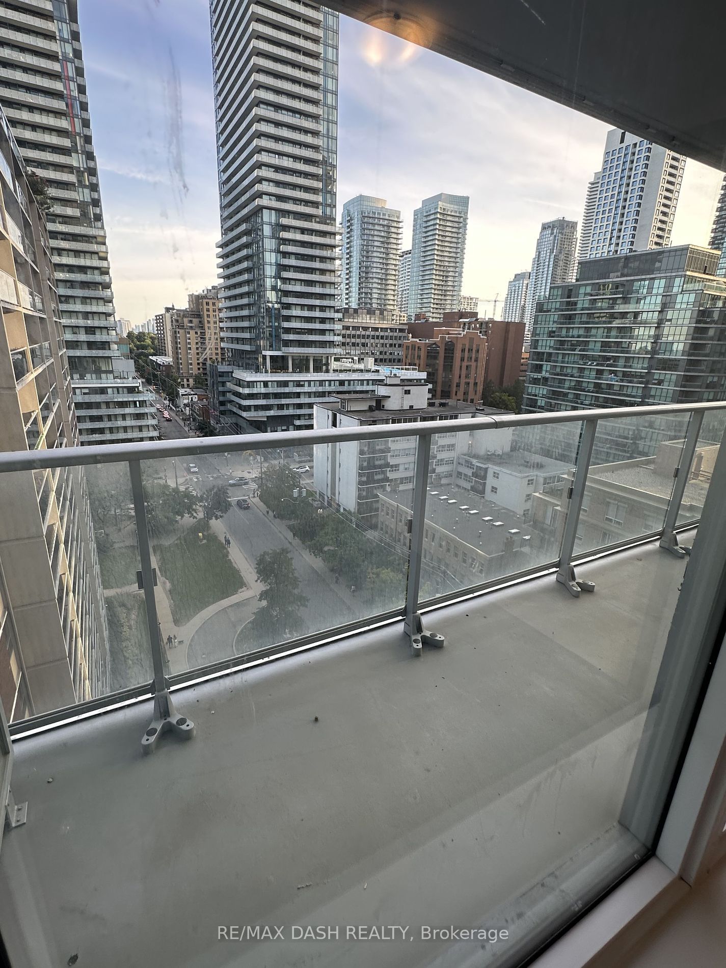 195 Redpath Ave, unit 1110 for rent - image #2