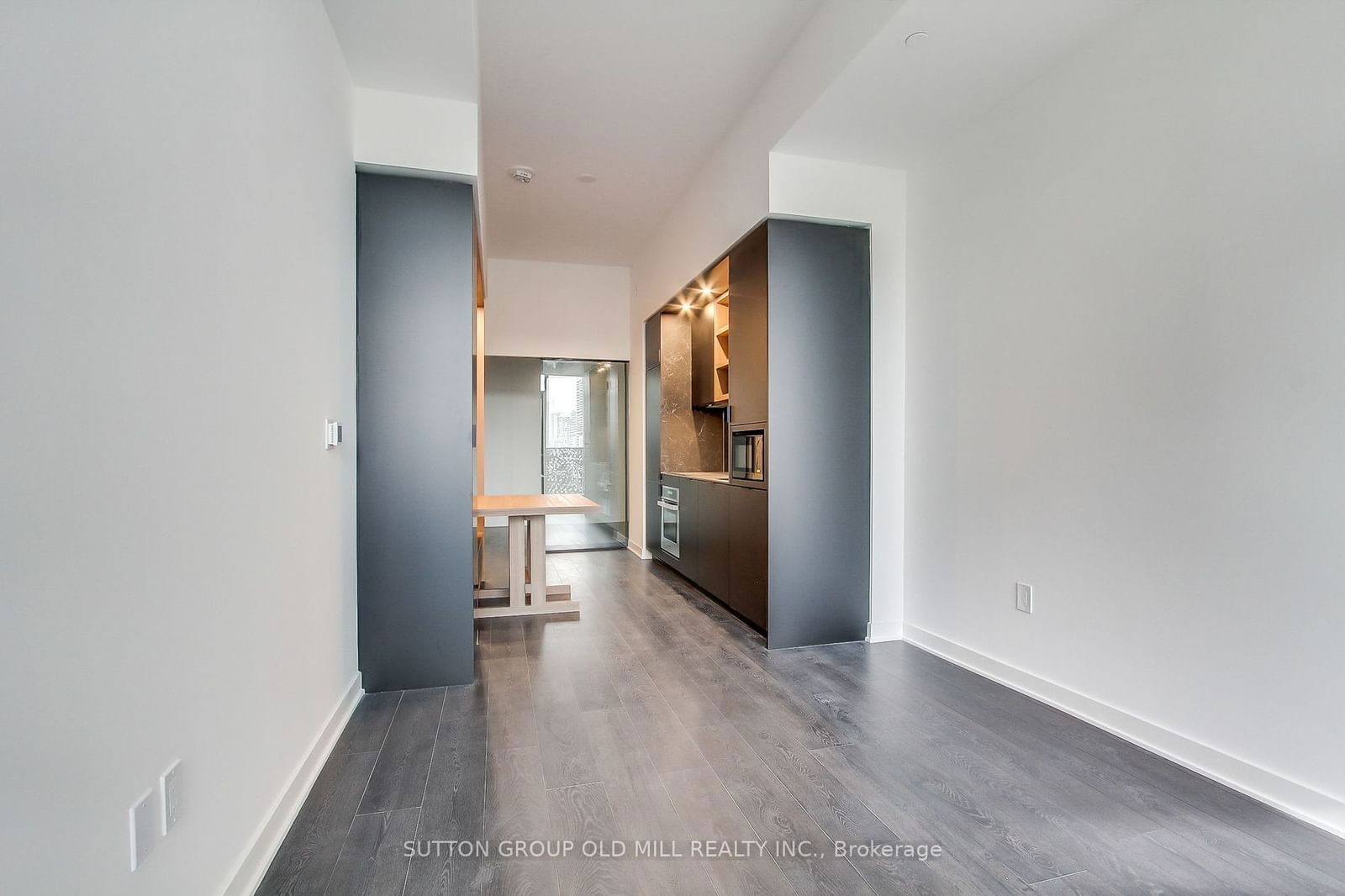 55 Charles St E, unit 1004 for rent