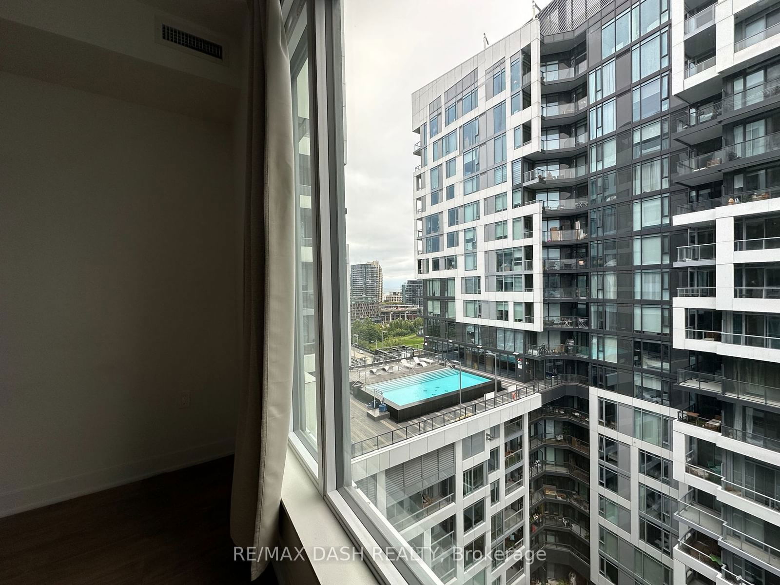 576 Front St W, unit 1213E for rent - image #8