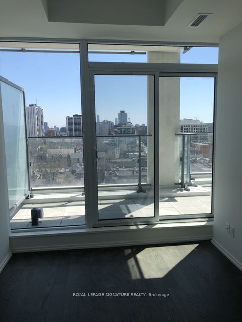 8 Hillsdale Ave E, unit 1226 for rent