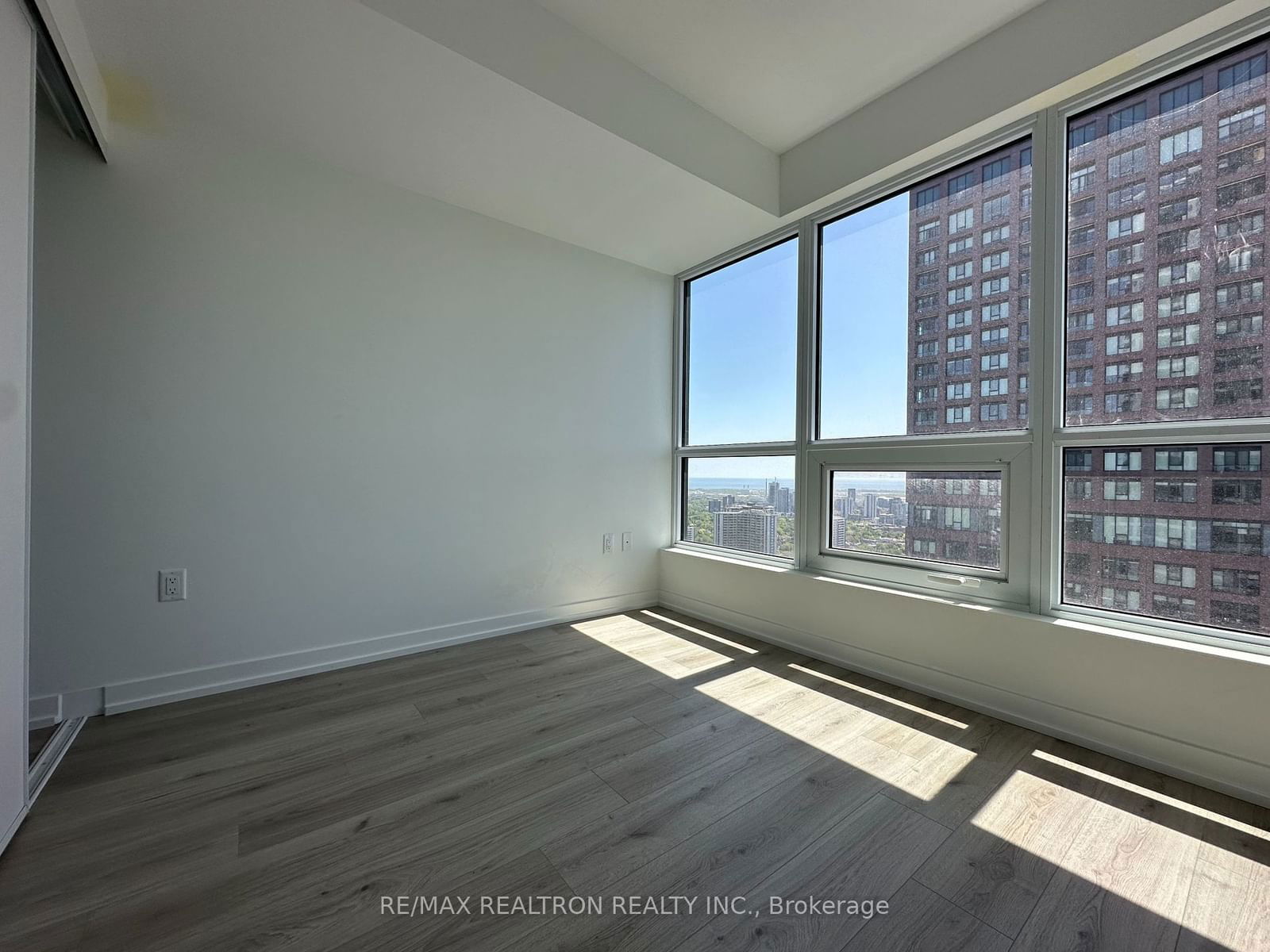 395 Bloor St E, unit 4002 for rent - image #11