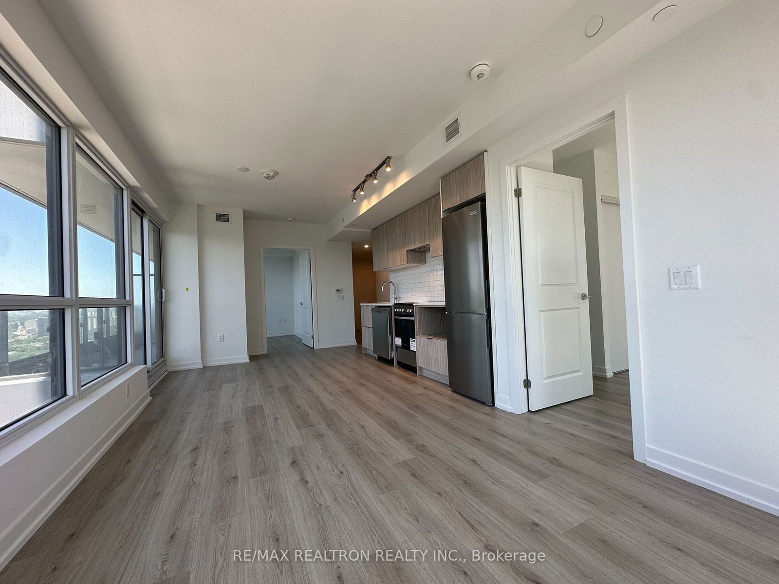 395 Bloor St E, unit 4002 for rent