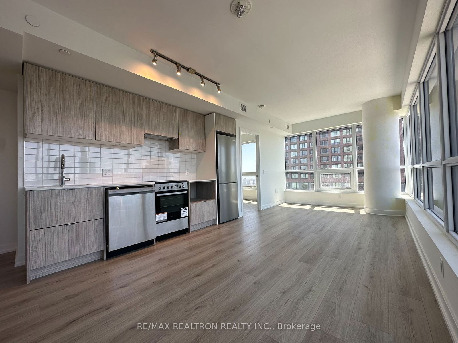 395 Bloor St E, unit 4002 for rent