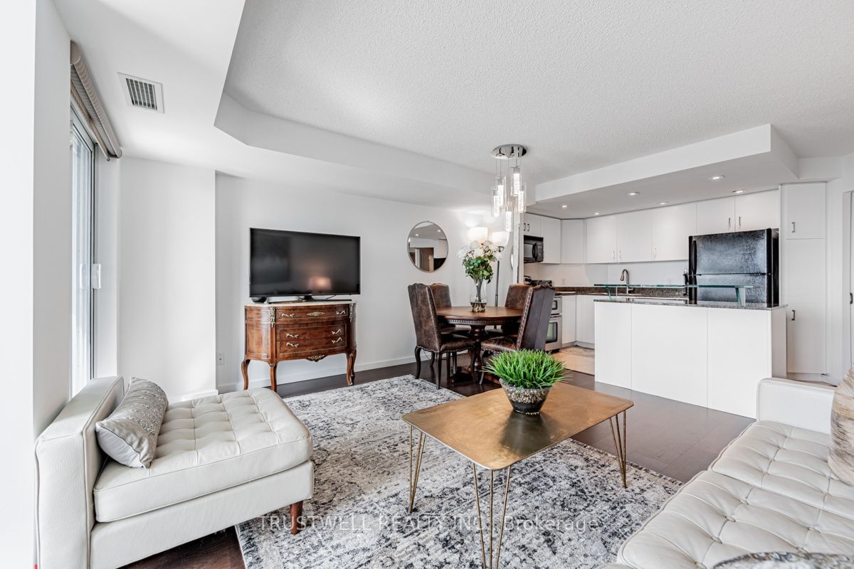 208 Queens Quay W, unit 511 for sale