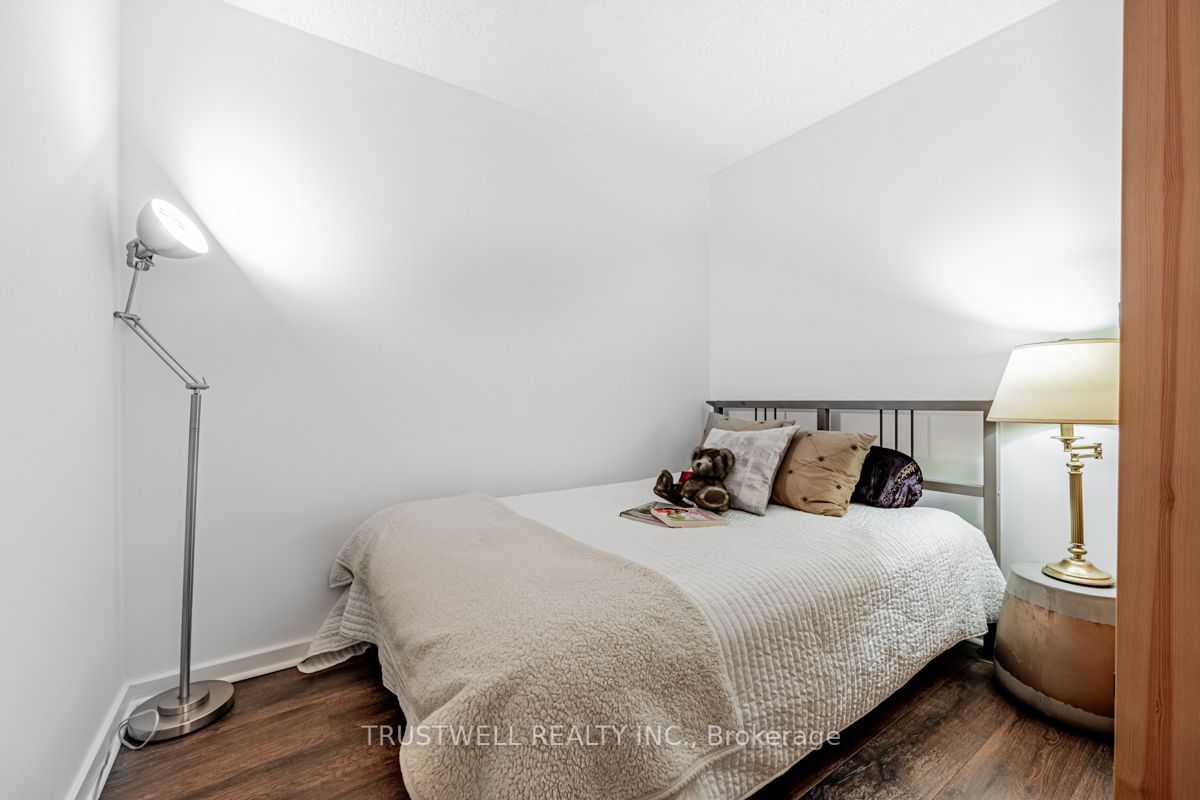 208 Queens Quay W, unit 511 for sale - image #9