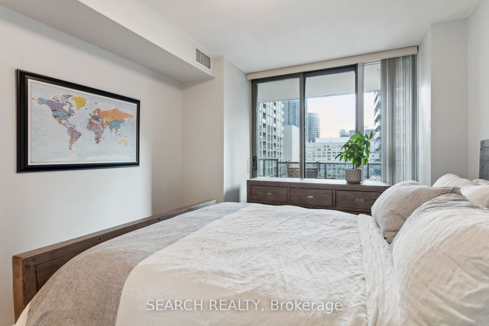 750 Bay St, unit 1503 for sale