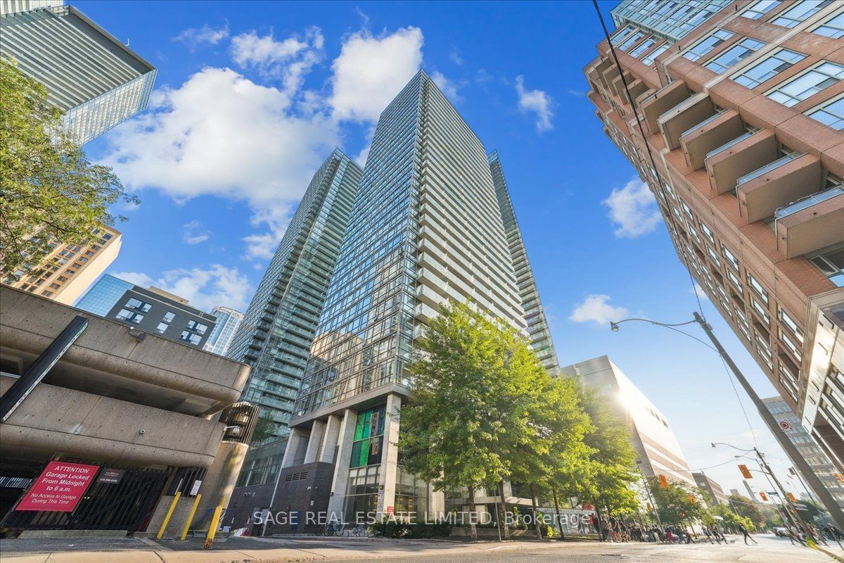 37 Grosvenor St, unit 902 for sale - image #2