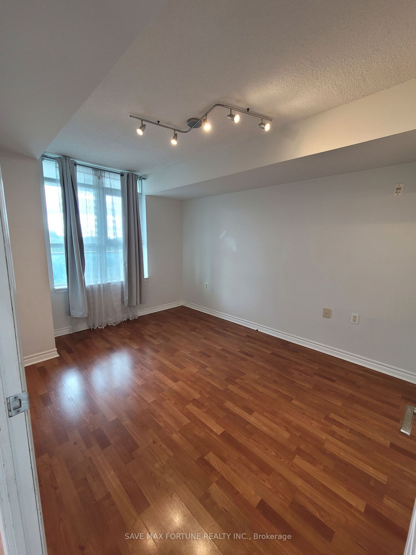 3840 Bathurst St, unit 609 for sale