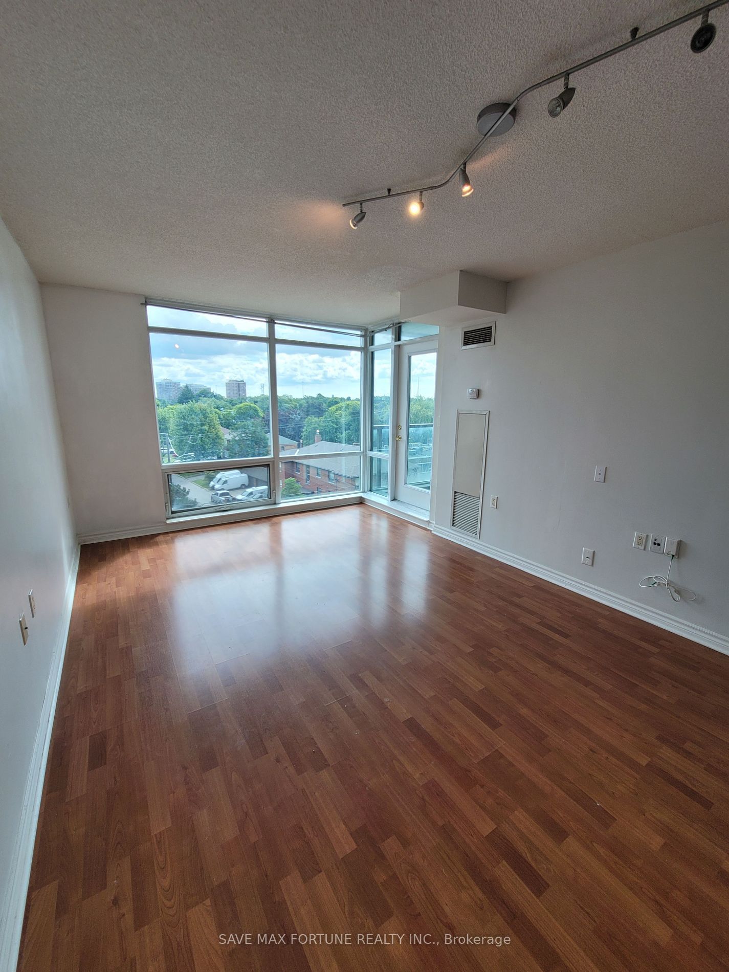 3840 Bathurst St, unit 609 for sale