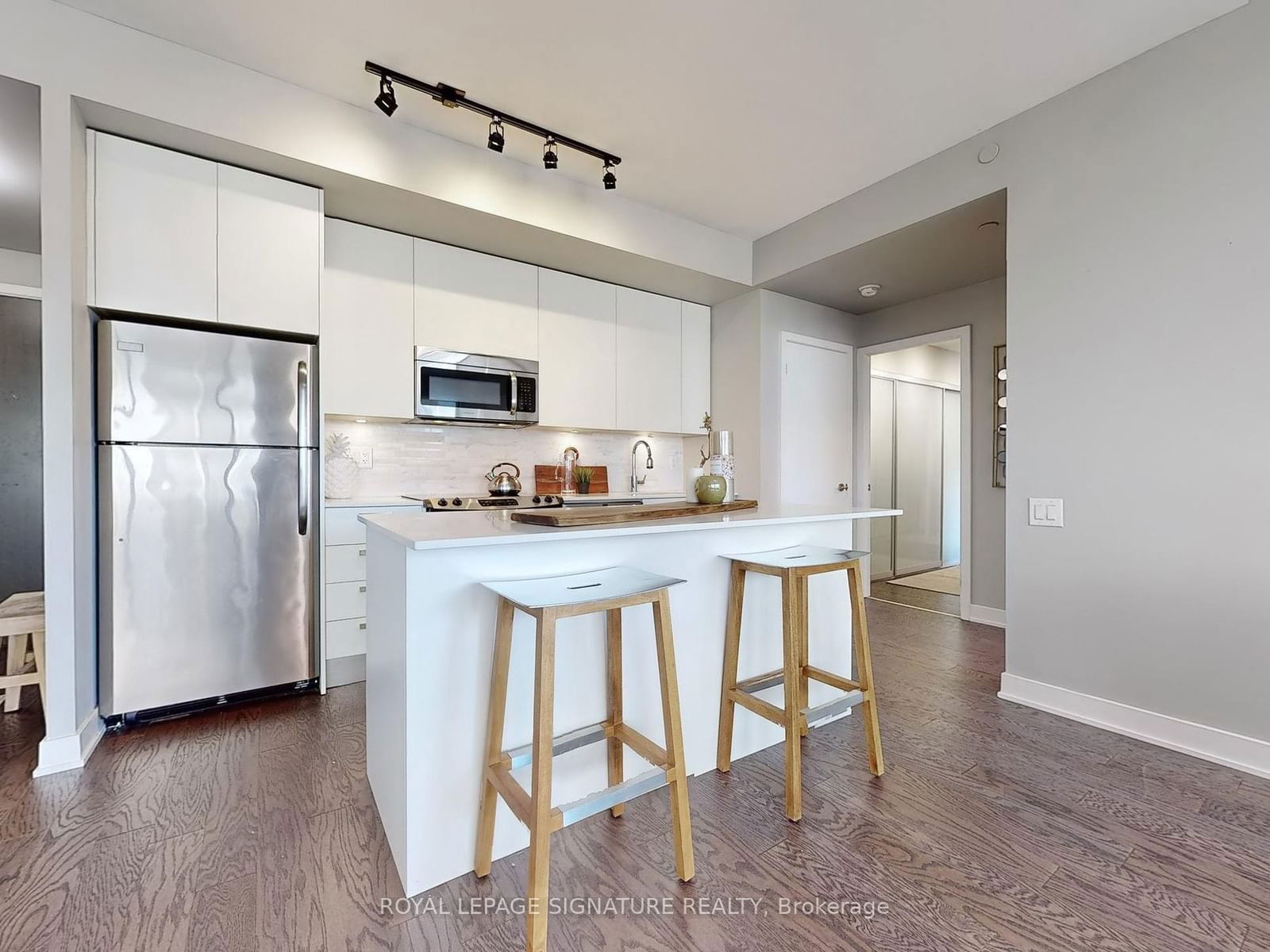 1815 Yonge St, unit 405 for sale